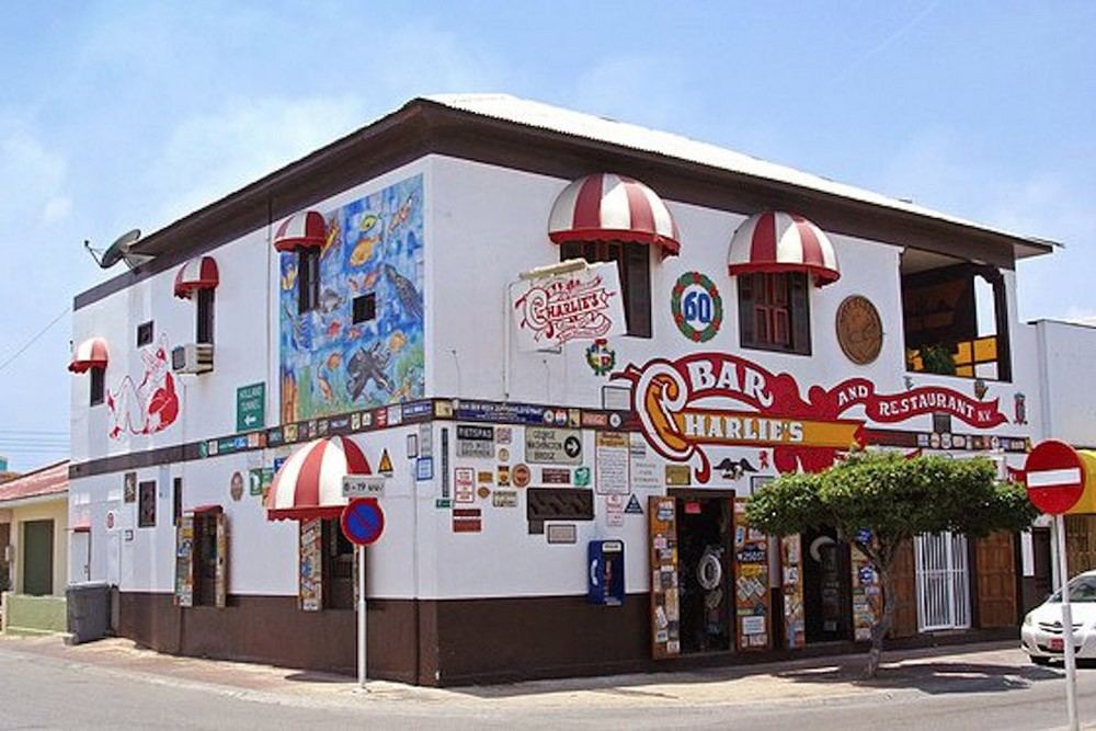 Charlie’s Bar & Restaurant